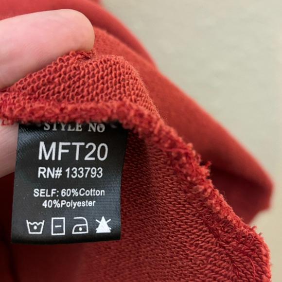 POL raw hem semi cropped hoodie with tie up sleeves in rustic red. Women’s M - Picture 7 of 7